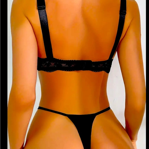 WOMANS THONG Xs IN THE SIDES - Picture 2 of 6